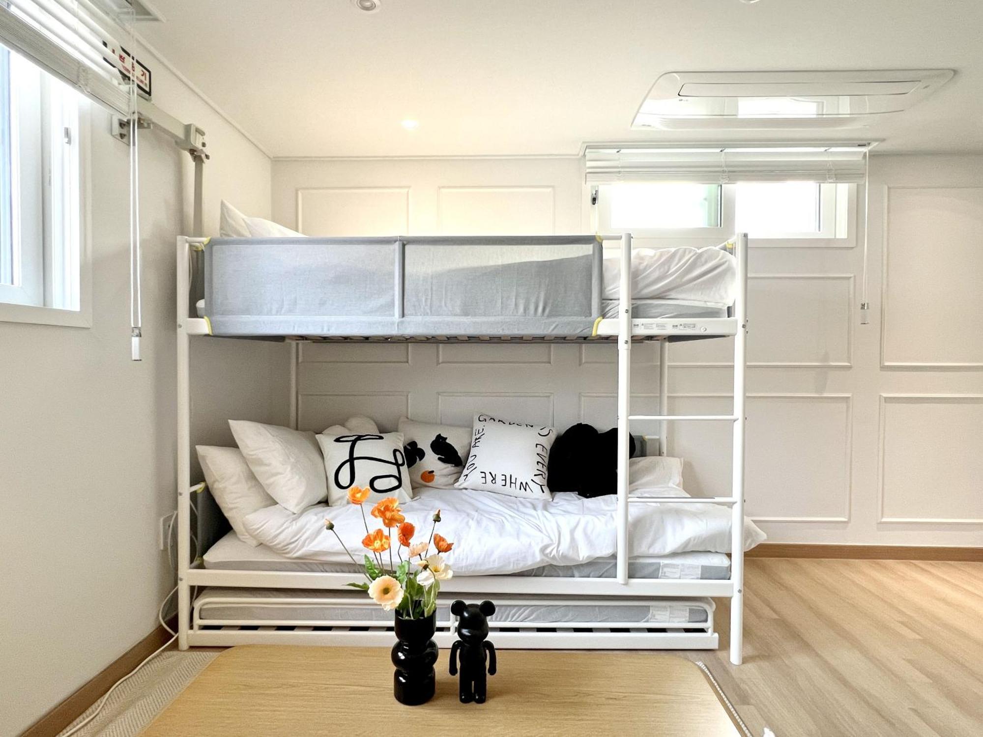Villa Hongdae Station 7min, Designer House Séoul