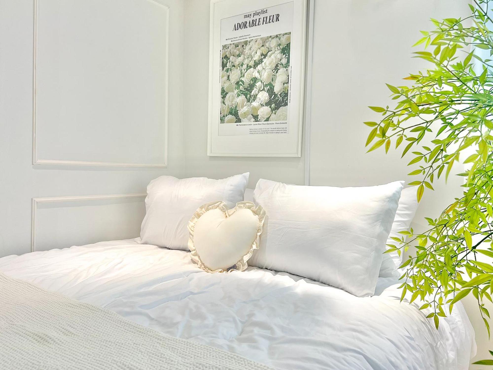 Hongdae Station 7min, Designer House Séoul